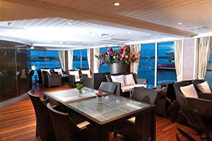 Aft-Lounge