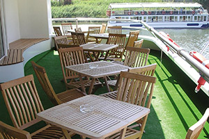 Terrace (Day)